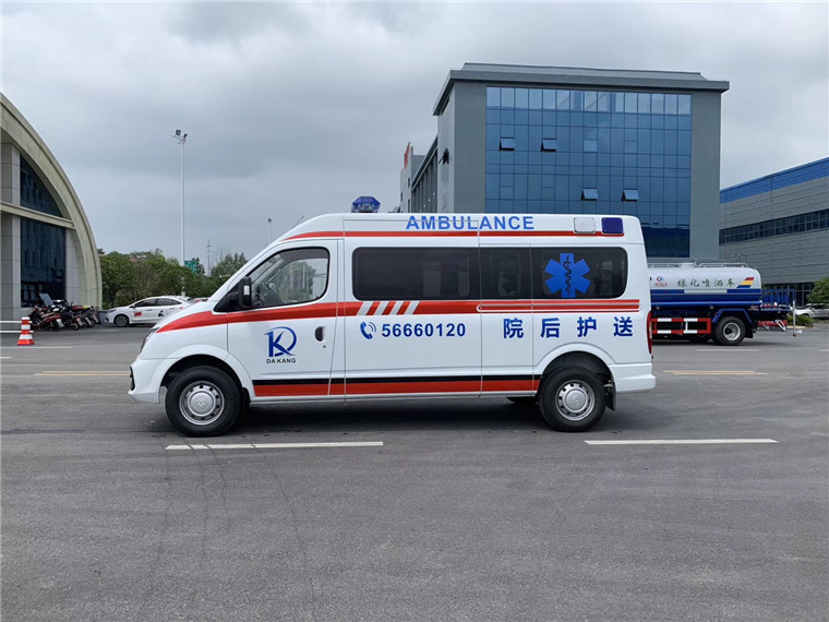上汽大通长轴救护车(国五)