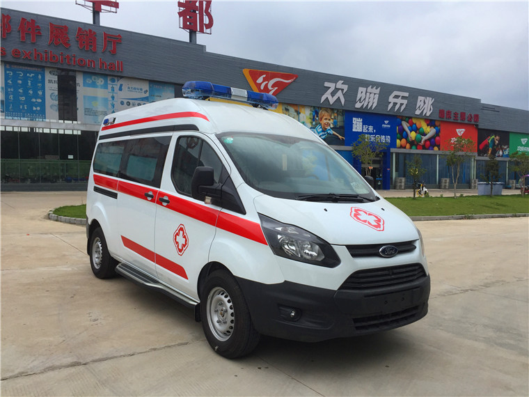 福特新全顺V362救护车(短轴中顶)