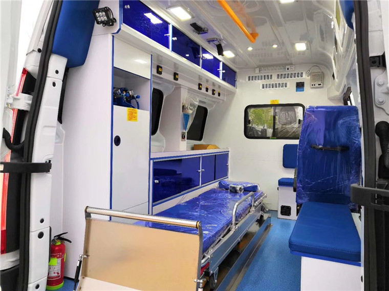 福特新全顺V362救护车(中轴中顶)