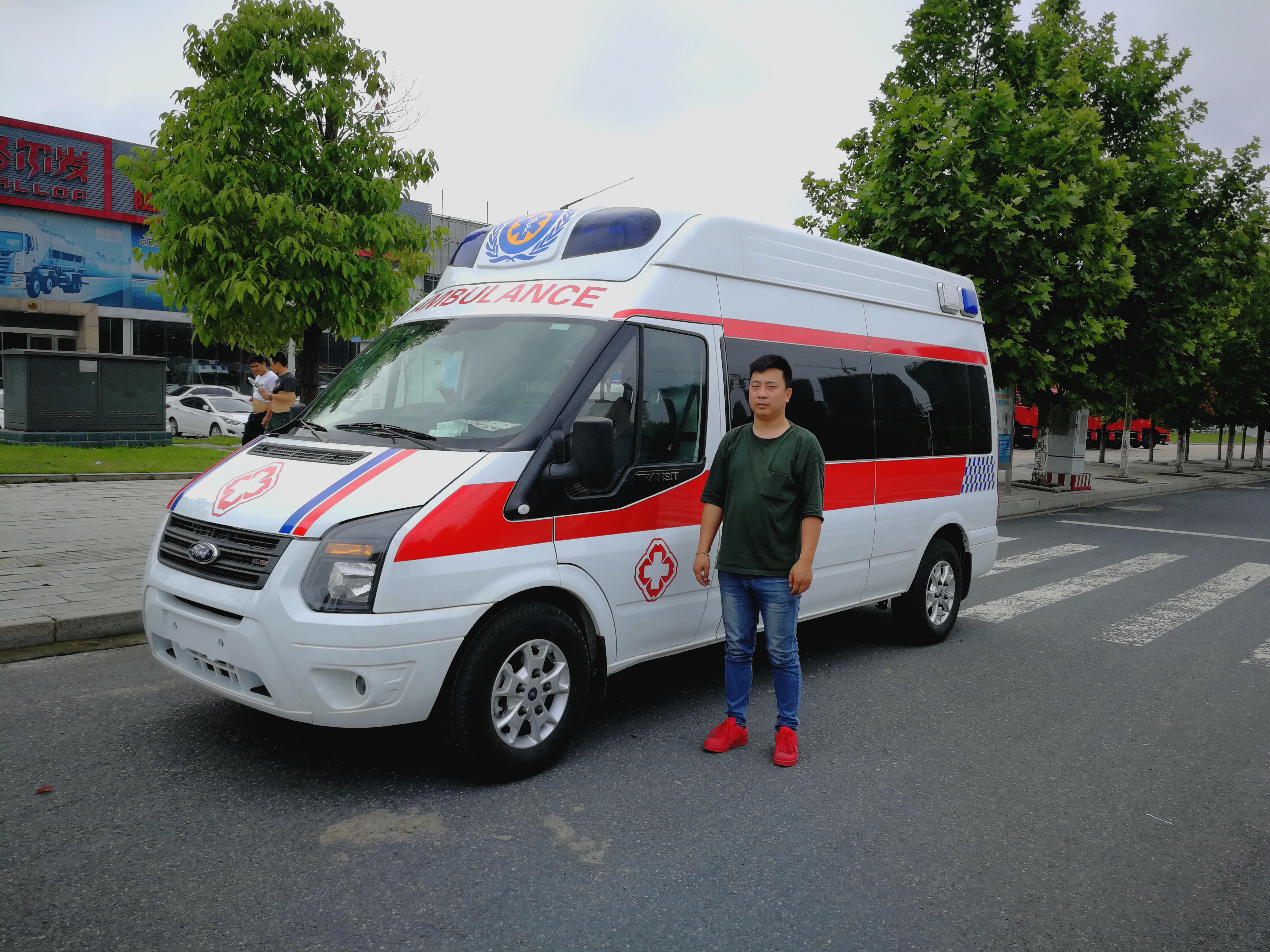 福特新世代V348救护车(长轴原厂高顶)