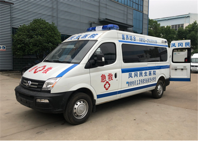 大通V80长轴中顶监护型救护车