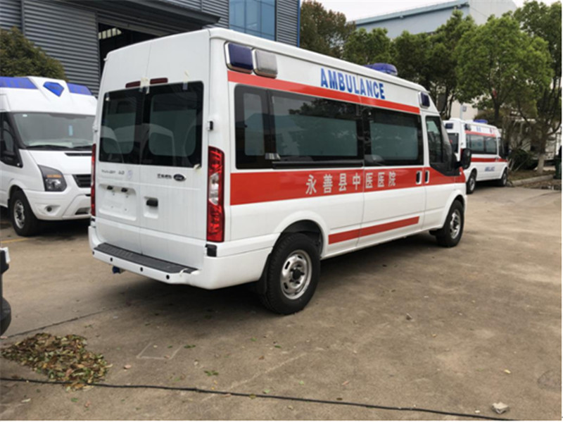 福特V348长轴中顶负压型救护车