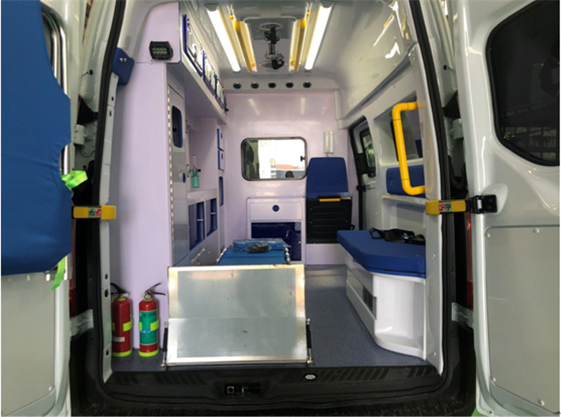 福特V362监护型救护车
