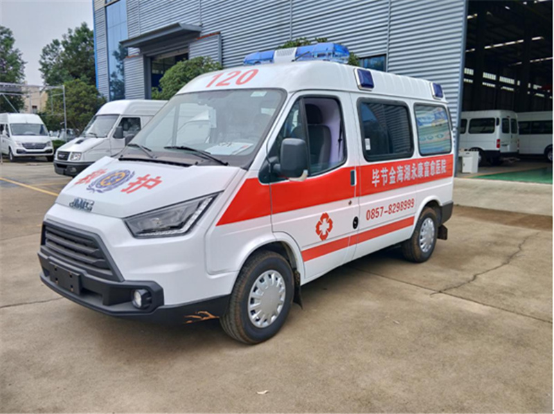 江铃特顺短轴中顶监护型救护车