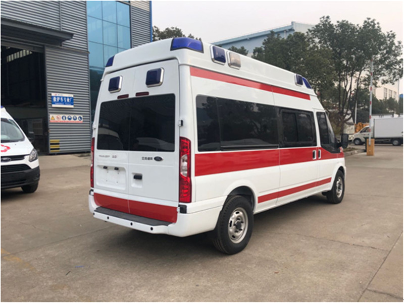 福特V348长轴高顶监护型救护车