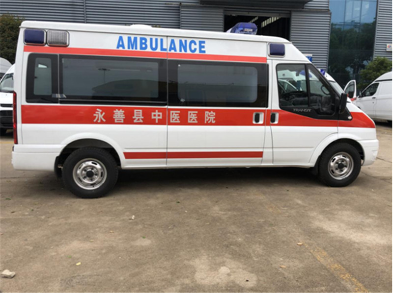 福特V348长轴中顶运输型救护车