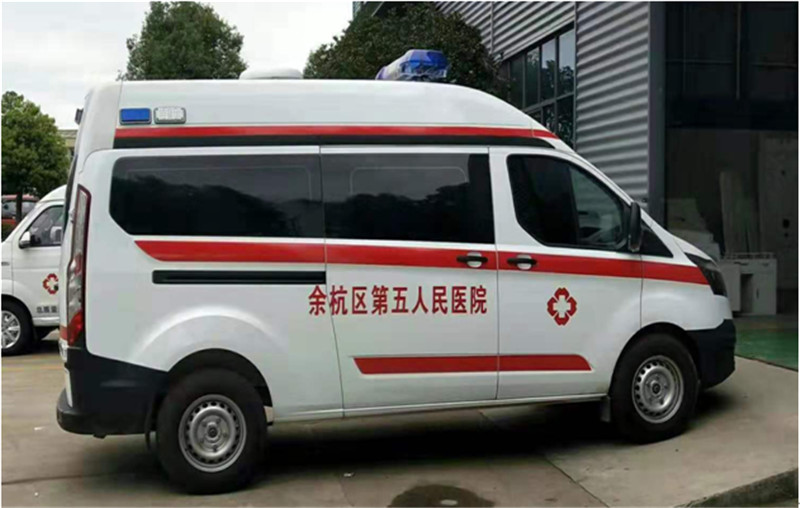 福特V362中轴中顶运输型救护车