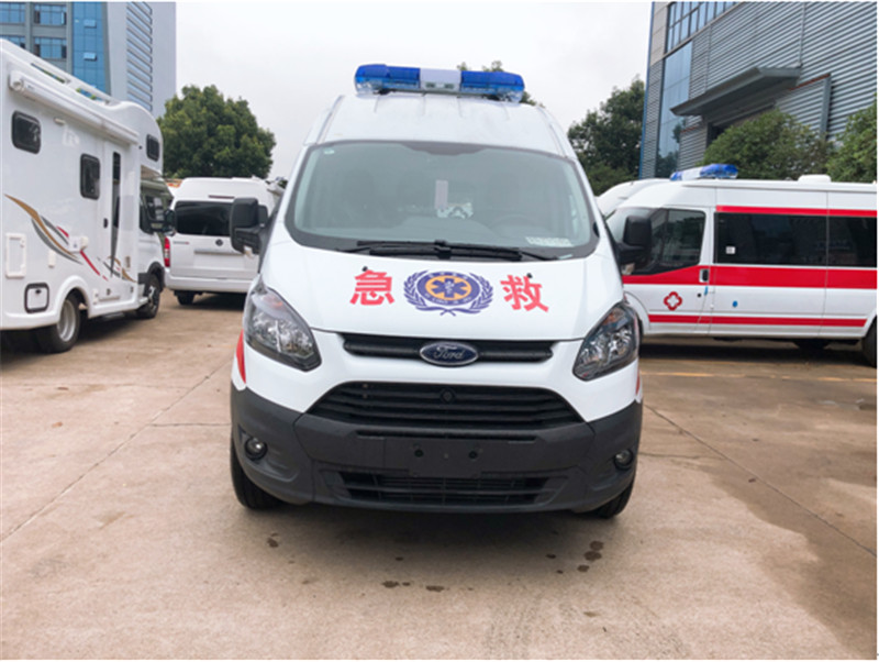 福特V362中轴中顶监护型救护车